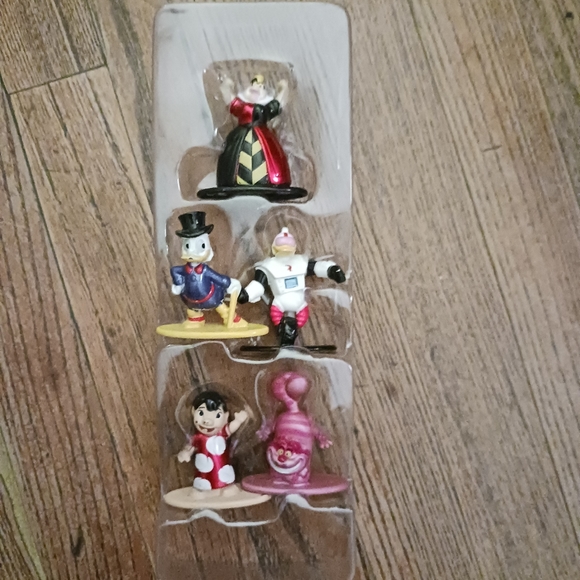 Disney's character collection. - Picture 2 of 4